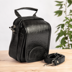 کیف دوشی مردانه چرم طبیعی دتار (طرح لیزارد - رنگ مشکی)